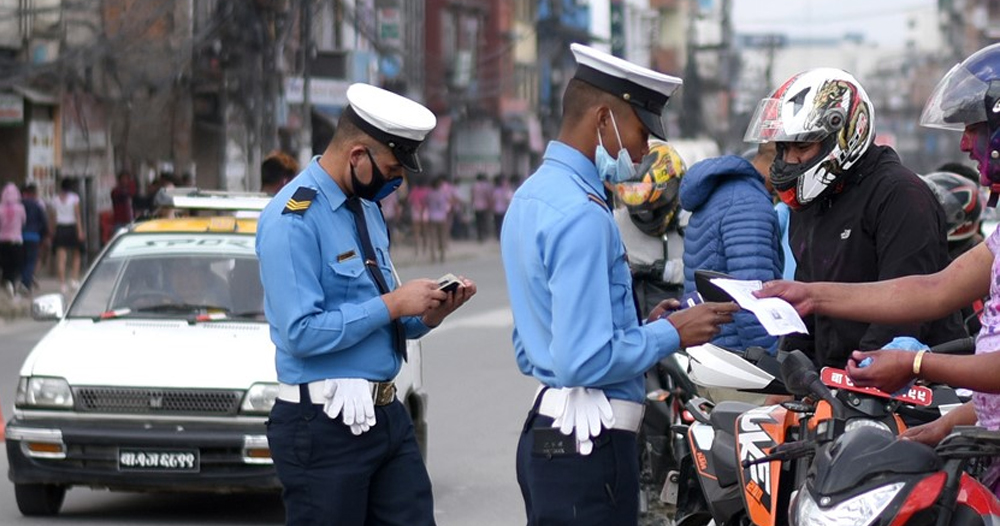 उपत्यकामा २४ घण्टामा दुई हजारभन्दा बढी चालक कारबाहीमा